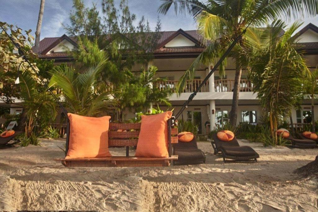 מלאפסקואה איילנד Ocean Vida Beach And Dive Resort מראה חיצוני תמונה